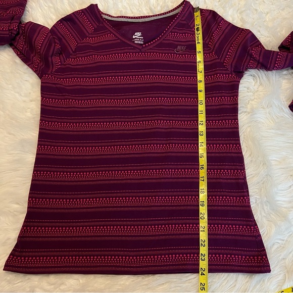 Nike Sportswear Long Sleeve Striped Shirt V Neck - Picture 4 of 8